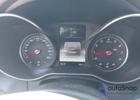 2016 Mercedes-Benz C 300 Luxury/Sport z USA, uszkodzony, nr VIN 55SWF4JB8GU160119